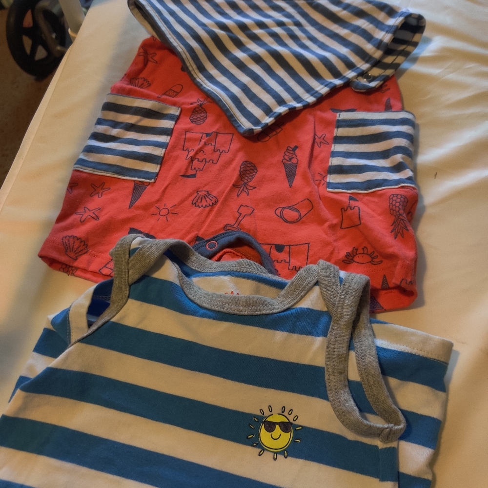 New born baby  clothes - Picture 3 of 3